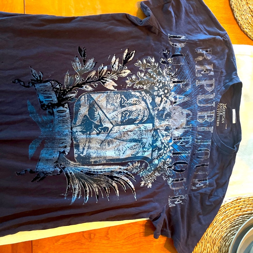 Vintage American out fitters tee. Size large.